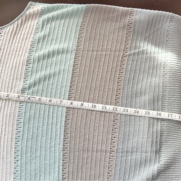 Lightweight sweater tank top - Picture 5 of 6